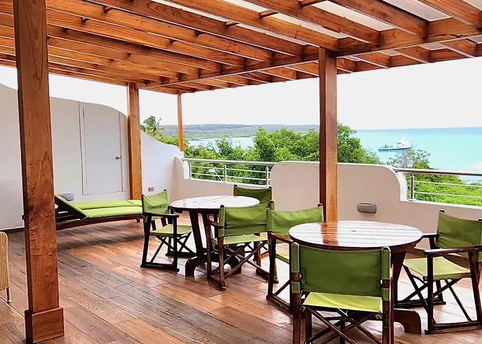 Galapagos Apartments - Bay View House
